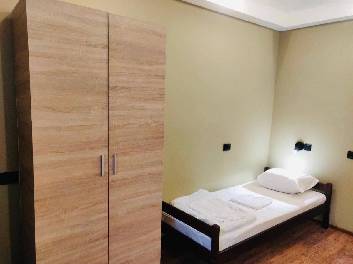 Pallet Hostel Kiev Esterno foto